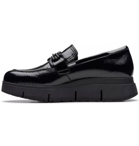 Clarks Loriini Izzy black patent